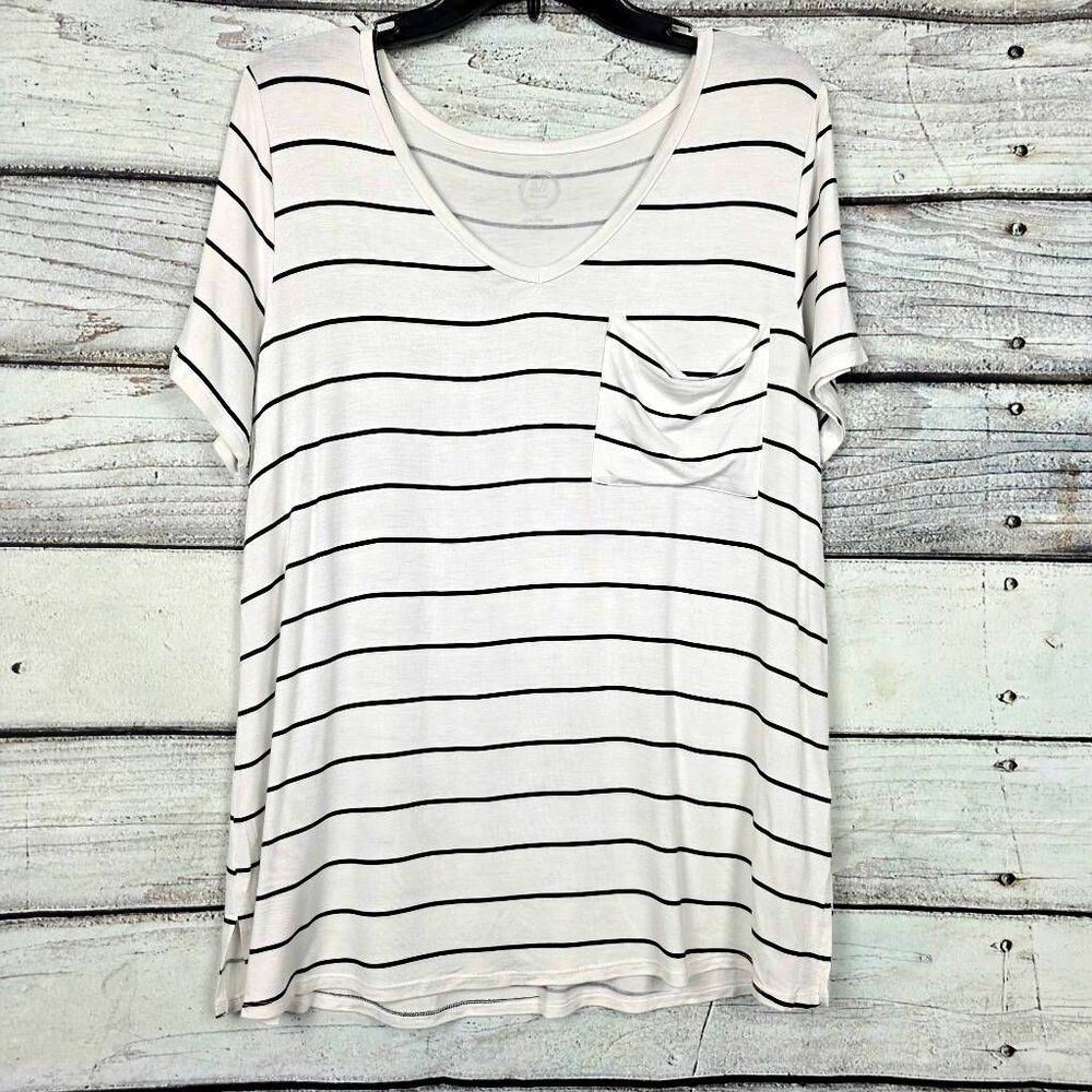 Maurices 24/7 Striped Pocket Tee Womens M